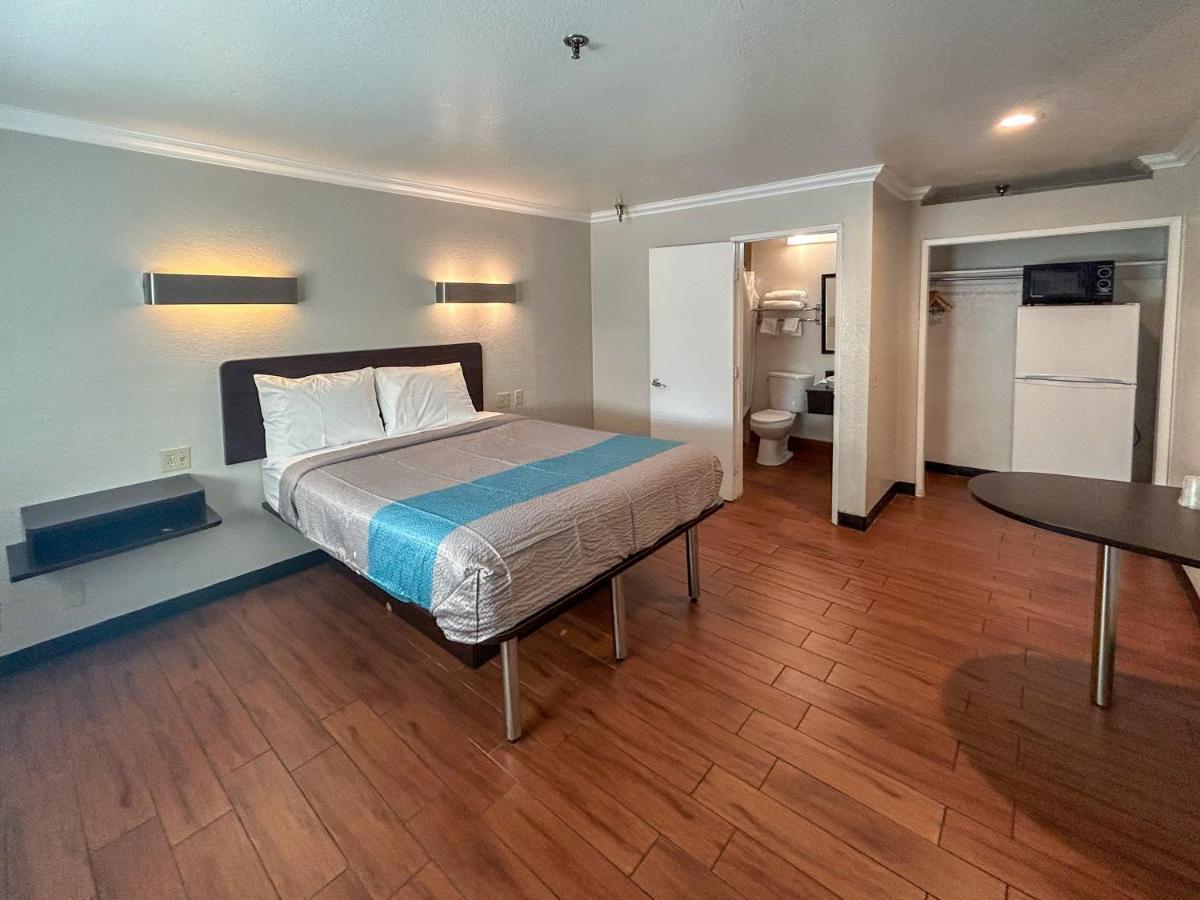 Studio 6 Ontario Ca Convention Center Airport ภายนอก รูปภาพ